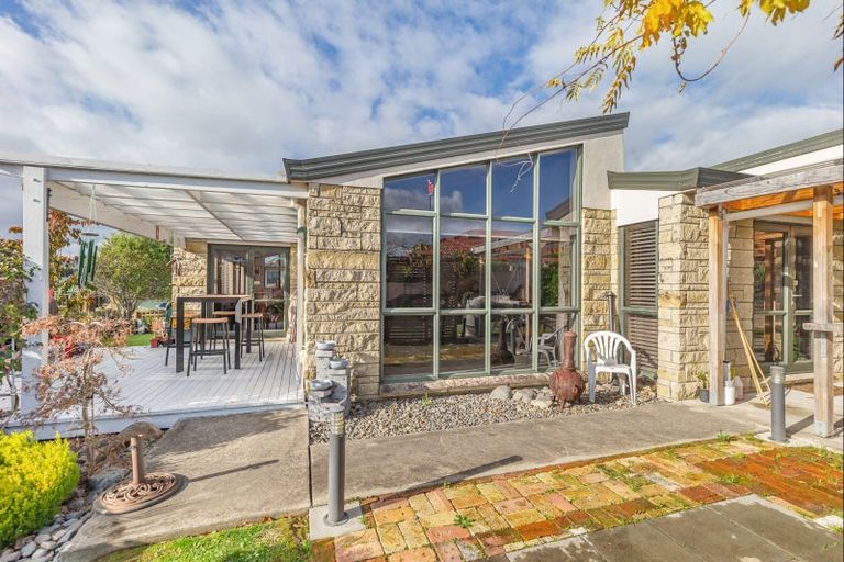 Photo of property in 11 Claremont Rise, Levin, 5510