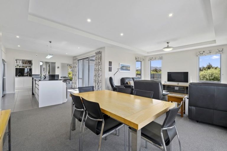 Photo of property in 1 Hardie Place, Albert Town, Wanaka, 9305