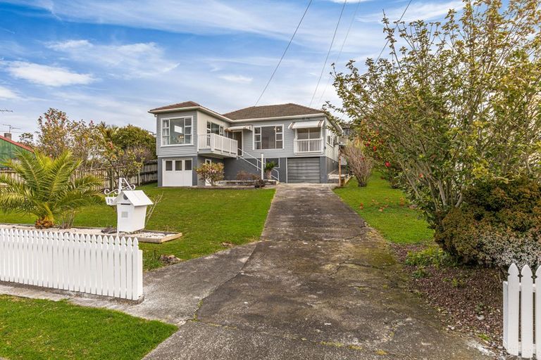 Photo of property in 19 Plunket Avenue, Papatoetoe, Auckland, 2104