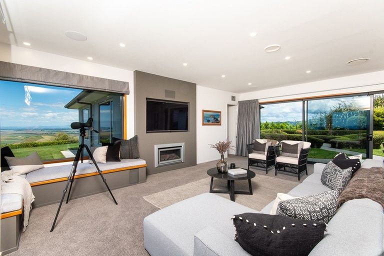 Photo of property in 135 Eskridge Drive, Eskdale, Napier, 4182