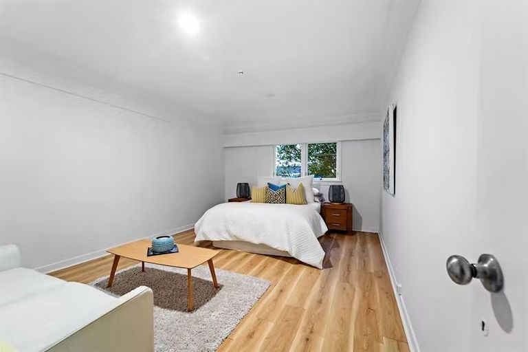 Photo of property in 3/5 Braemar Road, Castor Bay, Auckland, 0620