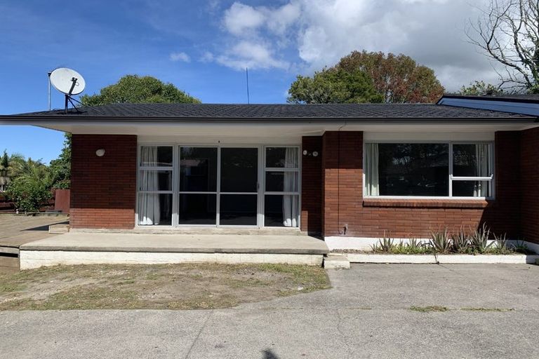 Photo of property in 3/157 Te Atatu Road, Te Atatu South, Auckland, 0610