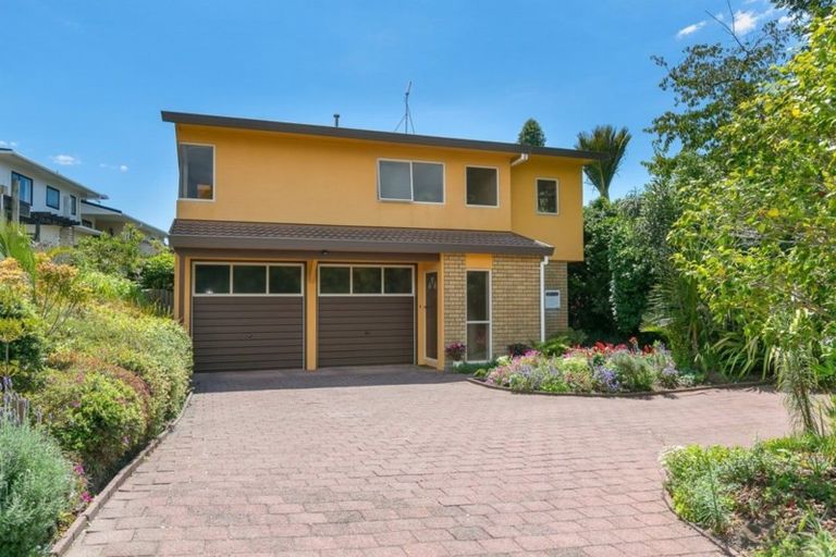 Photo of property in 12 Sequoia Grove, Merrilands, New Plymouth, 4312