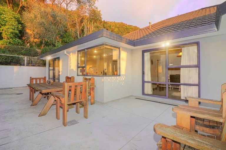 Photo of property in 83 Kakariki Grove, Waikanae, 5036