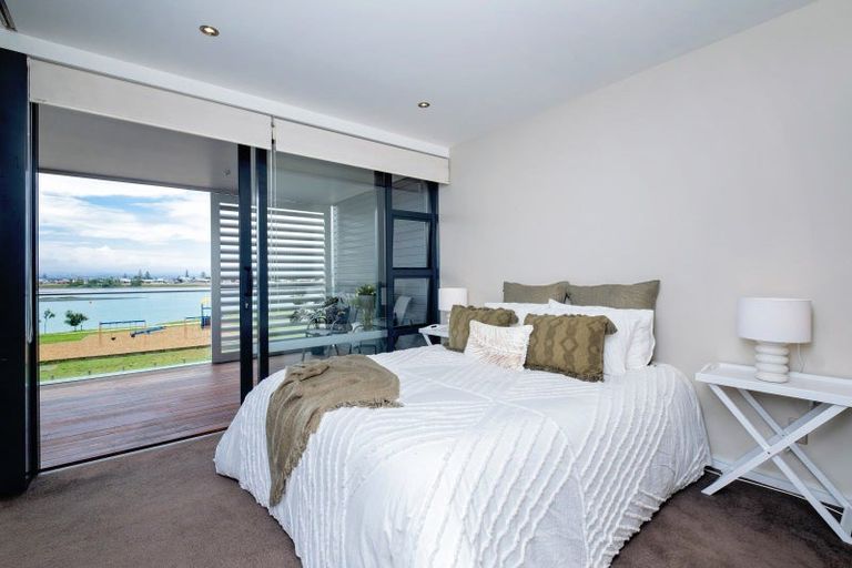Photo of property in 306/7 Humber Street, Pandora, Napier, 4110