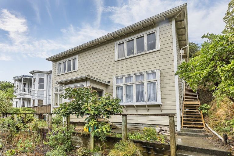 Photo of property in 35 Lawrence Street, Newtown, Wellington, 6021