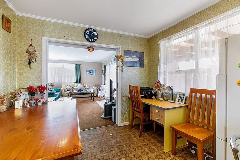 Photo of property in 299 Sunset Road, Sunnynook, Auckland, 0632