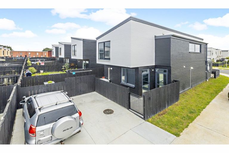 Photo of property in 22 Dignity Street, Papakura, 2110