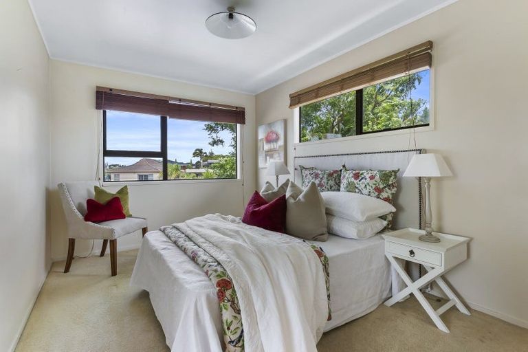 Photo of property in 3 Fielding Crescent, Farm Cove, Auckland, 2012