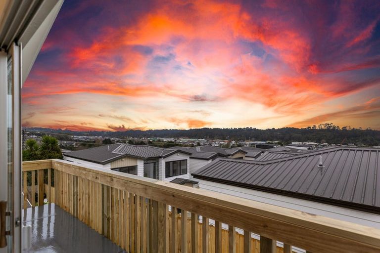 Photo of property in 38d Hetherington Road, Ranui, Auckland, 0612