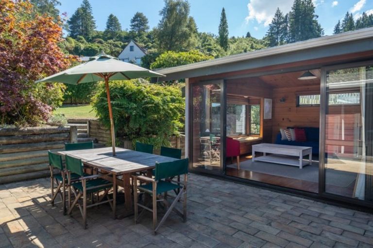 Photo of property in 106 Wakeman Road, Acacia Bay, Taupo, 3330