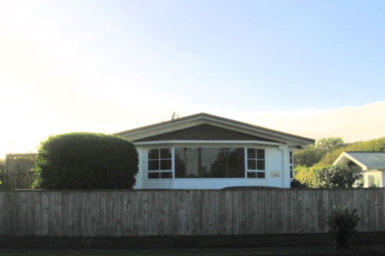 Photo of property in 7 Hodgkins Road, Waikanae Beach, Waikanae, 5036