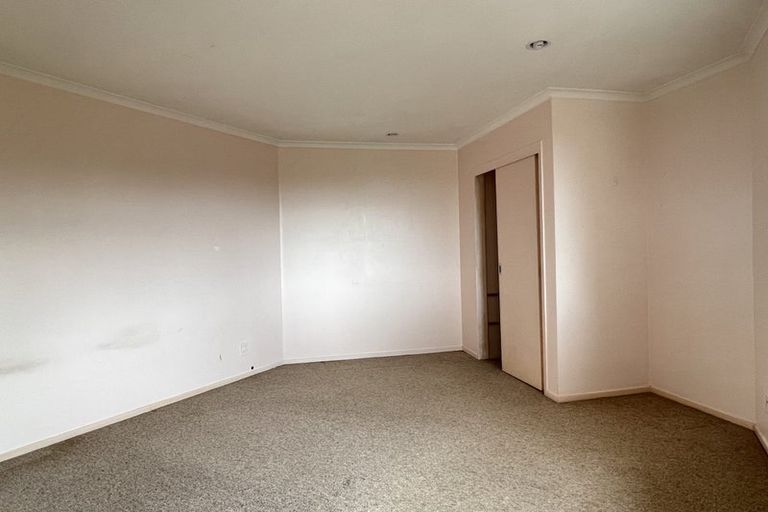 Photo of property in 16a Normanton Street, Glenfield, Auckland, 0629