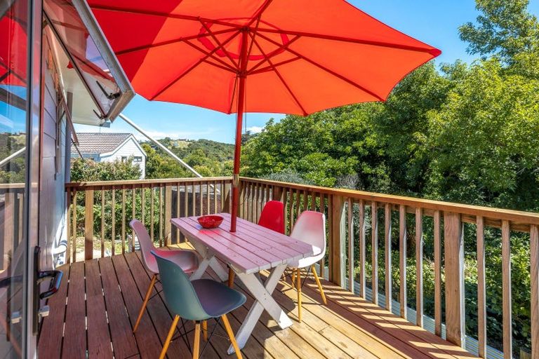 Photo of property in 5 Korora Road, Oneroa, Waiheke Island, 1081