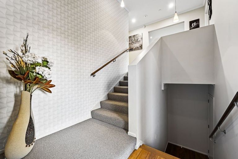 Photo of property in 11a Lemont Place, Westown, New Plymouth, 4310