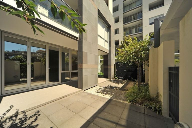 Photo of property in Sanctum Apartment, 10 Ebor Street, Te Aro, Wellington, 6011