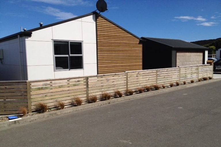 Photo of property in 5 Otonga Heights, Maungaraki, Lower Hutt, 5010