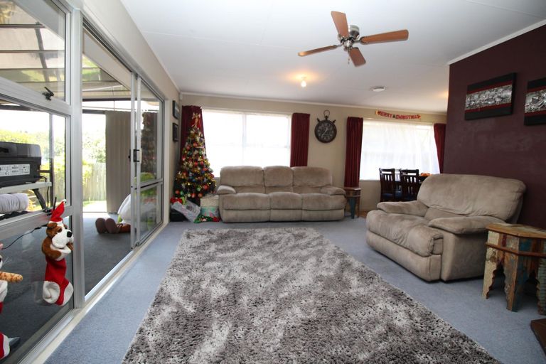 Photo of property in 15 Chaucer Place, Owhata, Rotorua, 3010