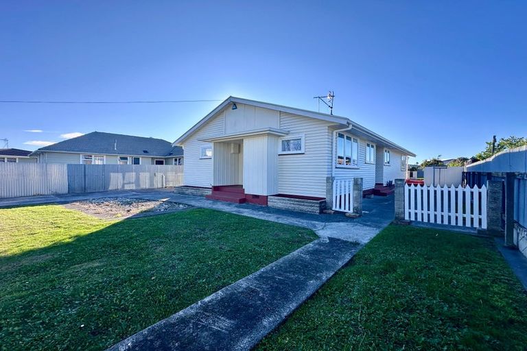 Photo of property in 21 Cranby Crescent, Onekawa, Napier, 4110