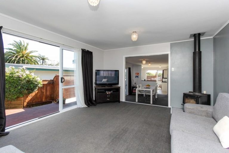 Photo of property in 18 Raniera Street, Glen Avon, New Plymouth, 4312