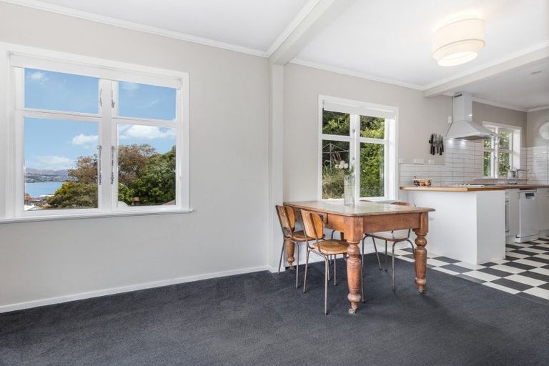 Photo of property in 31 Airlie Road, Plimmerton, Porirua, 5026