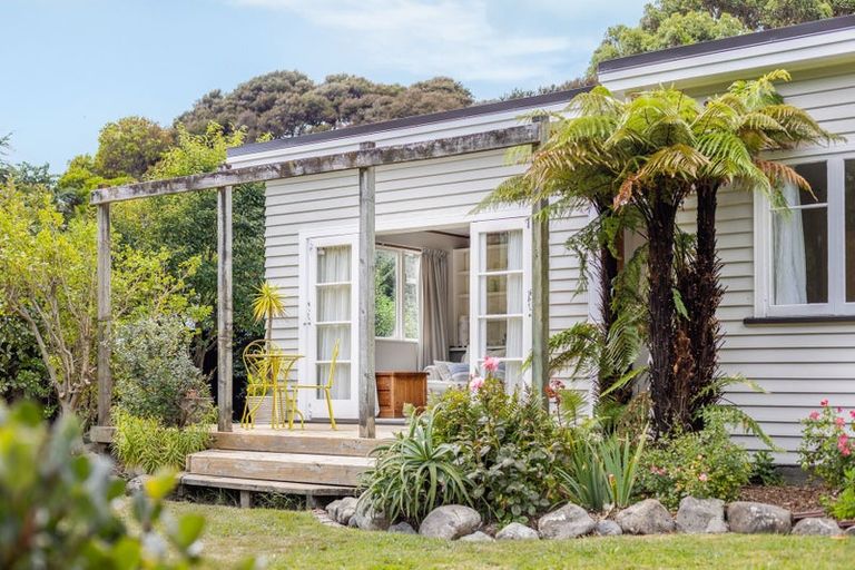 Photo of property in 50 Matai Road, Raumati South, Paraparaumu, 5032