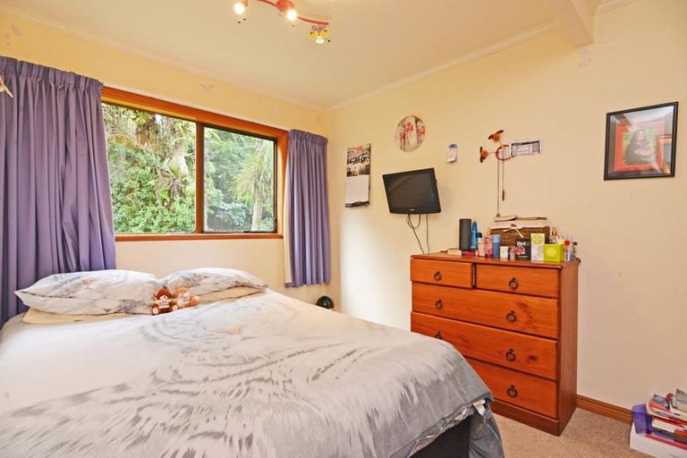 Photo of property in 248 Shaw Road, Titirangi, Auckland, 0604