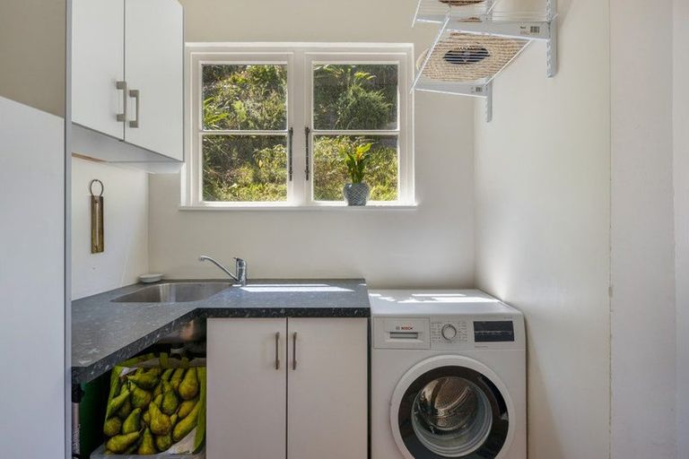 Photo of property in 47 Melbourne Road, Island Bay, Wellington, 6023