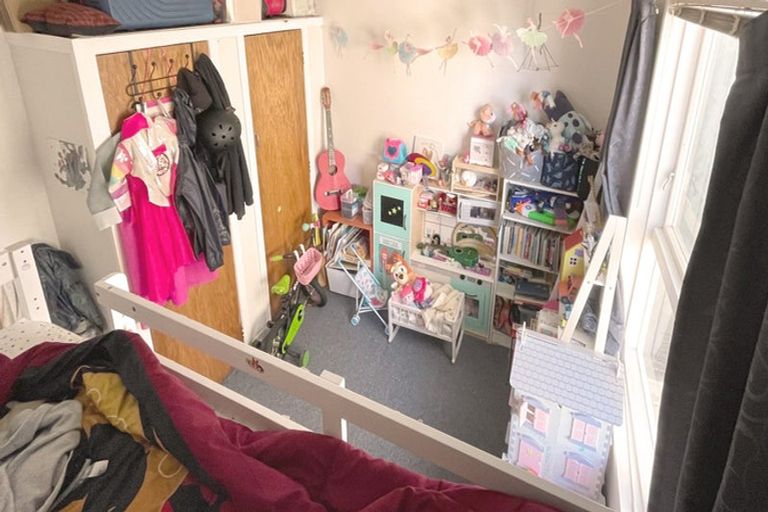 Photo of property in 82 Rolleston Street, Mount Cook, Wellington, 6021