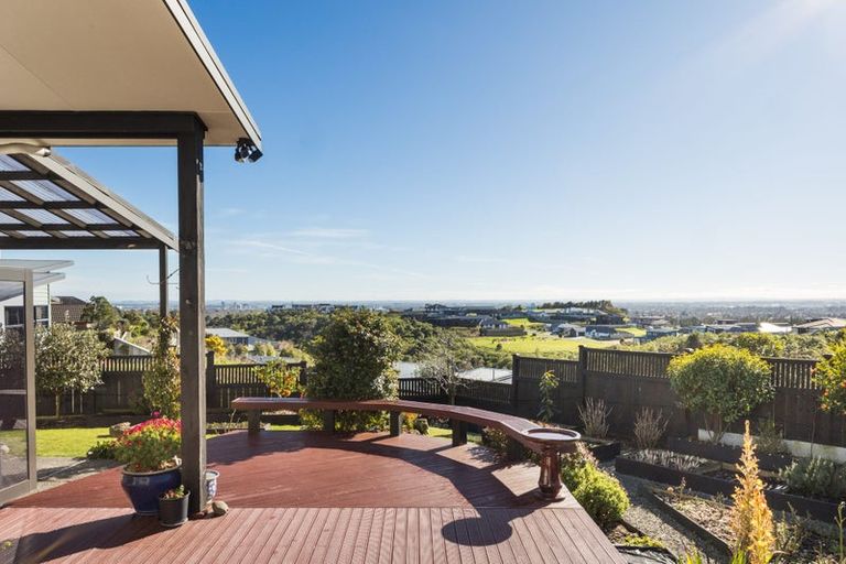 Photo of property in 111 Ruapehu Drive, Fitzherbert, Palmerston North, 4410