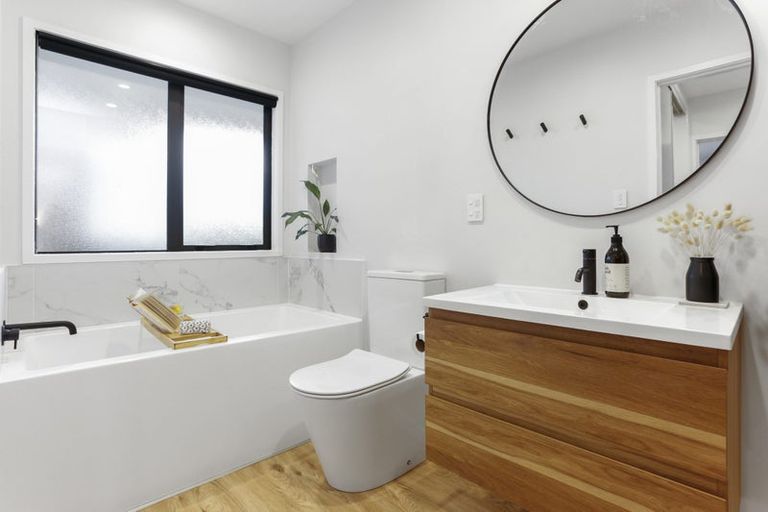 Photo of property in 5/19 Oates Road, Glen Eden, Auckland, 0602