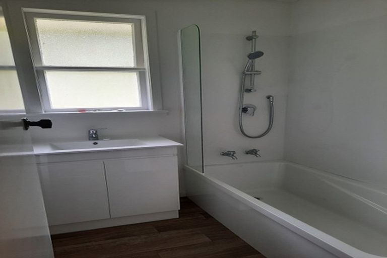 Photo of property in 72 Chester Road, Tawa, Wellington, 5028