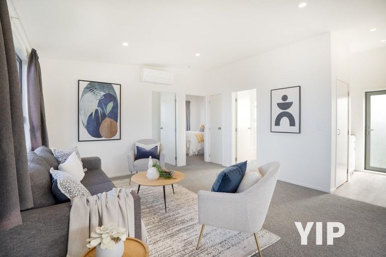 Photo of property in 4b Sunhaven Drive, Newlands, Wellington, 6037