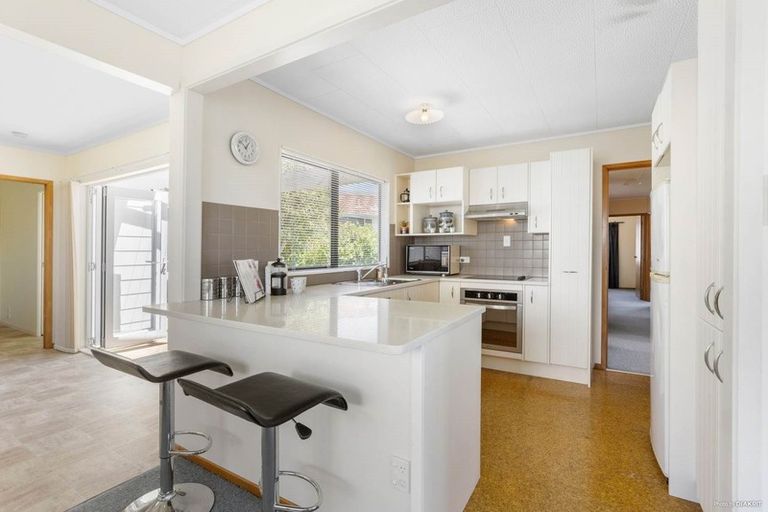 Photo of property in 4 Merehai Place, Snells Beach, 0920