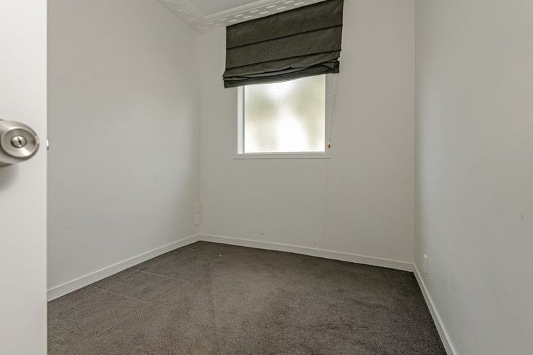 Photo of property in 2 Kowhai Street, Tokomaru, Palmerston North, 4474
