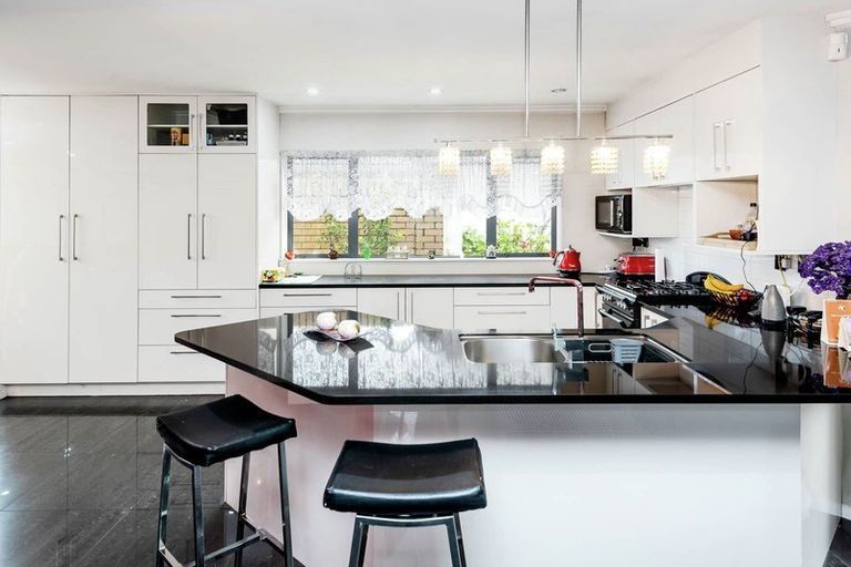 Photo of property in 8a Mccullough Avenue, Papatoetoe, Auckland, 2025