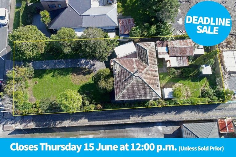 Photo of property in 5 Renata Crescent, Te Atatu Peninsula, Auckland, 0610