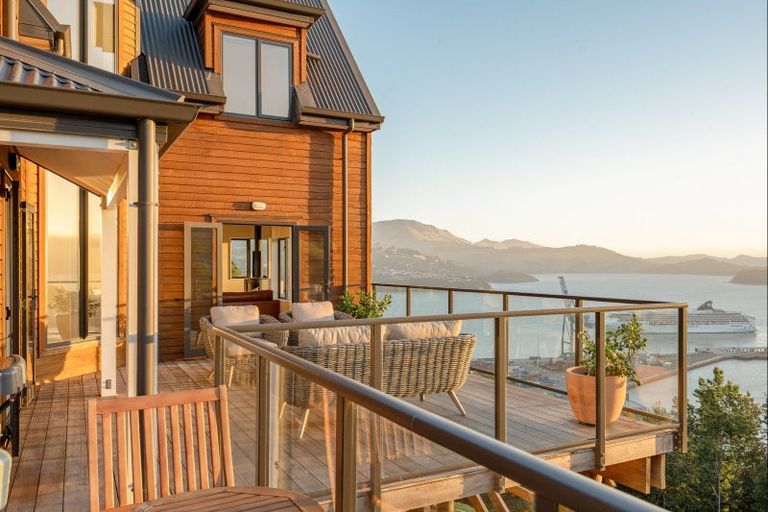 Photo of property in 30 Gilmour Terrace, Lyttelton, 8082