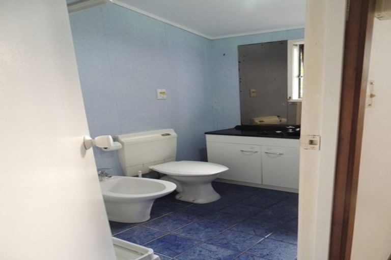 Photo of property in 2/126 Island Bay Road, Beach Haven, Auckland, 0626