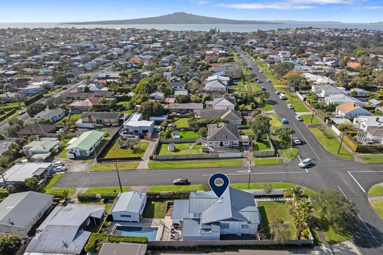 Photo of property in 38 Aramoana Avenue, Devonport, Auckland, 0624