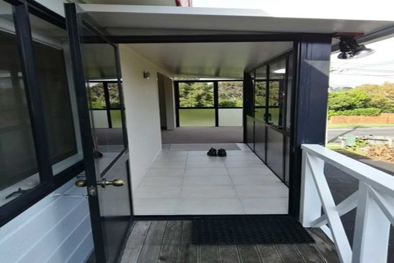 Photo of property in 2/51 Park Road, Glenfield, Auckland, 0629