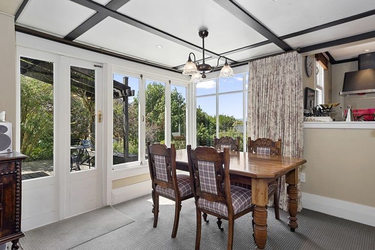 Photo of property in 48 Hillcrest Road, Hillcrest, Hamilton, 3216