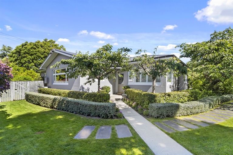 Photo of property in 69 Kotare Street, Fendalton, Christchurch, 8041