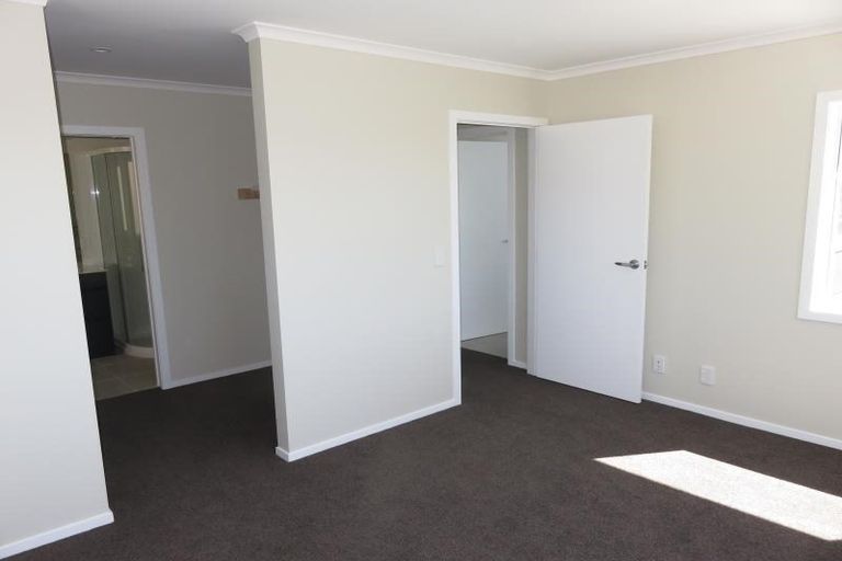 Photo of property in 18a Carluke Street, Paparangi, Wellington, 6037