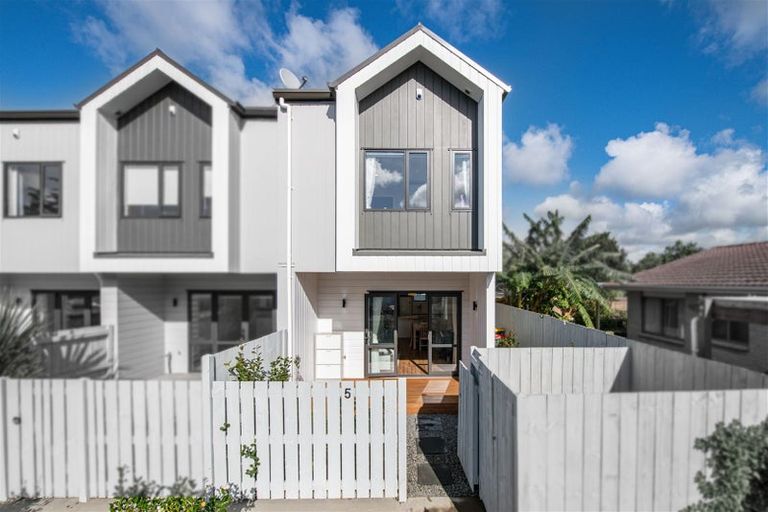 Photo of property in 5/66 Swanson Road, Henderson, Auckland, 0610