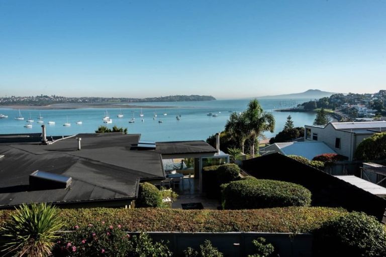 Photo of property in 2/3 Te Akau Crescent, Bucklands Beach, Auckland, 2012