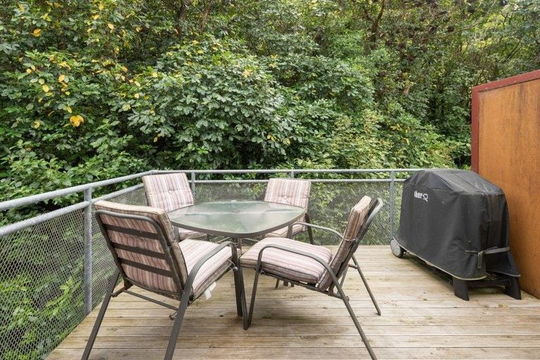 Photo of property in 15/2 Onslow Road, Khandallah, Wellington, 6035