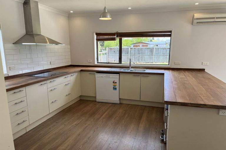 Photo of property in 139d High Street, Oxford, 7430