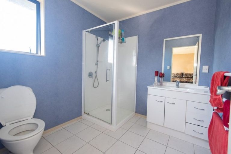 Photo of property in 7 Branigan Parade, Kelvin Grove, Palmerston North, 4414