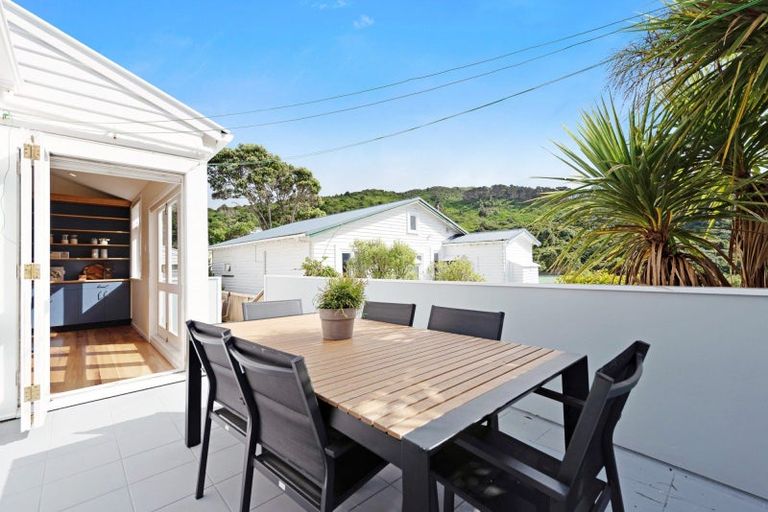 Photo of property in 22 Homewood Crescent, Karori, Wellington, 6012